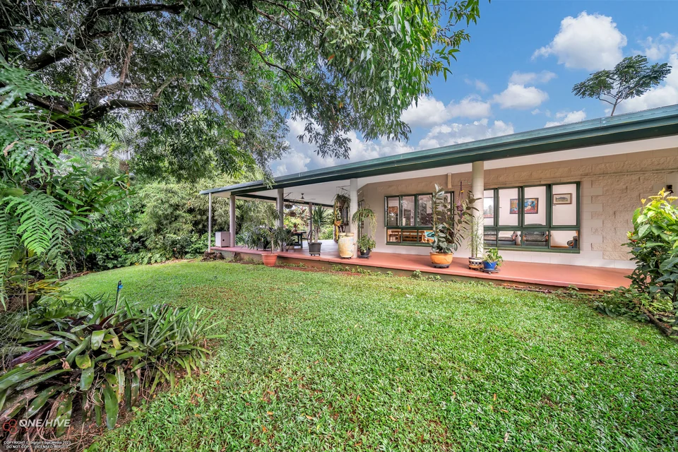 Main Residence: Residence and gardens